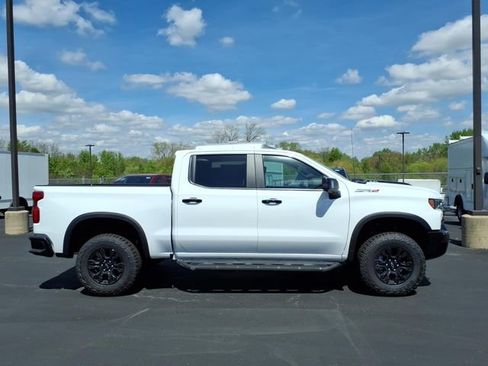 New 2026 Chevrolet Silverado 1500 ZR2 AWD/4WD image 2