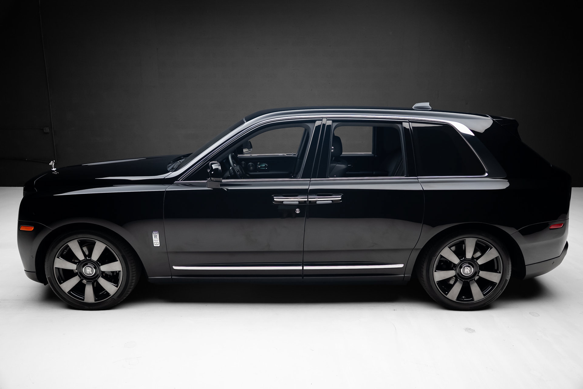 Used 2022 Rolls-Royce Cullinan w/ Technology Package AWD/4WD image 17