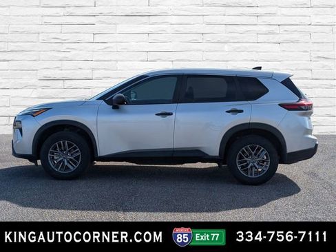 Used 2024 Nissan Rogue S AWD/4WD image 9