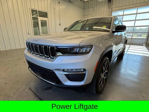 Used 2025 Jeep Grand Cherokee Limited w/ Luxury Tech Group II AWD/4WD image 9