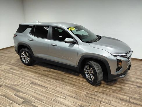 Used 2026 Chevrolet Equinox LT FWD image 9