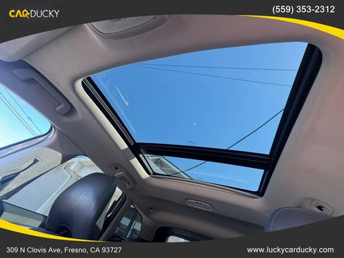 Used 2016 Volvo XC60 T5 Premier w/ Proximity Package FWD image 18