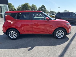 Certified 2025 Kia Soul LX w/ LX Technology Package FWD video 2