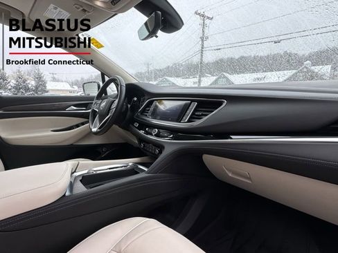 Used 2022 Buick Enclave Avenir image 18