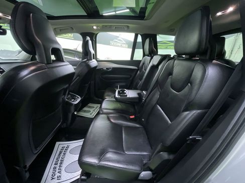Used 2018 Volvo XC90 T6 Momentum w/ Convenience Package AWD/4WD image 28