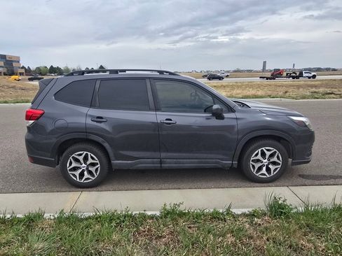 Used 2024 Subaru Forester Premium image 6