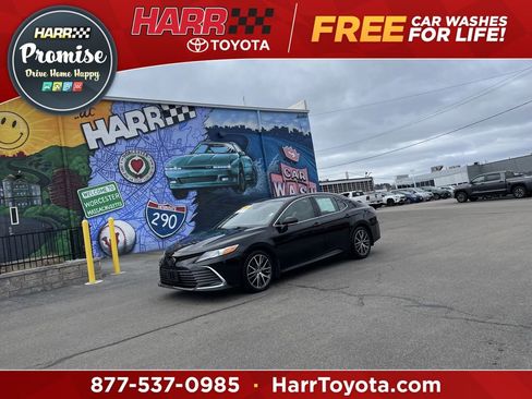 Used 2023 Toyota Camry XLE image 1