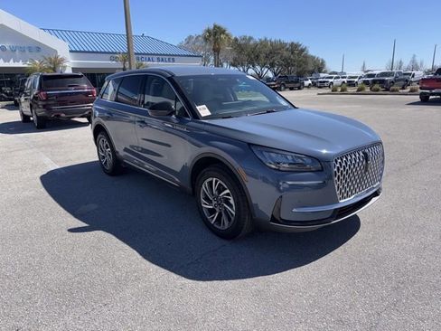 Used 2025 Lincoln Corsair FWD w/ Equipment Group 101A image 3