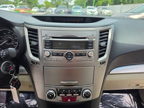 Used 2011 Subaru Outback 2.5i Premium AWD/4WD image 36