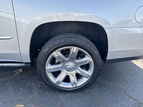 Used 2018 Cadillac Escalade ESV Premium Luxury AWD/4WD image 8
