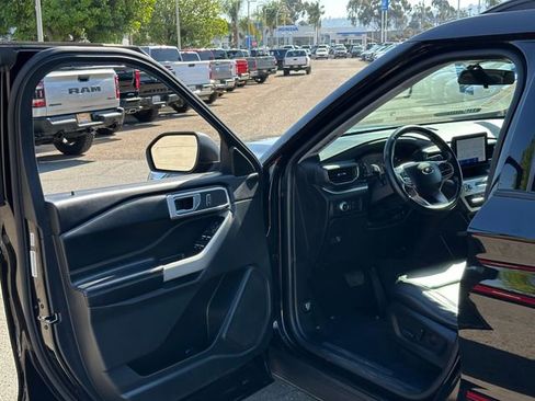 Used 2022 Ford Explorer XLT w/ Equipment Group 202A image 40