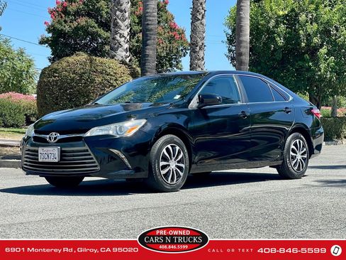 Used 2016 Toyota Camry LE FWD image 3