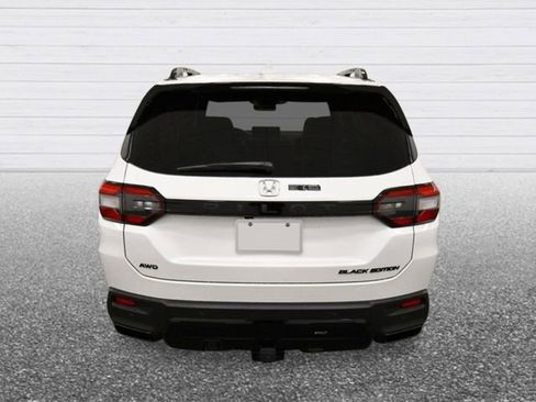 New 2026 Honda Pilot Black Edition image 4