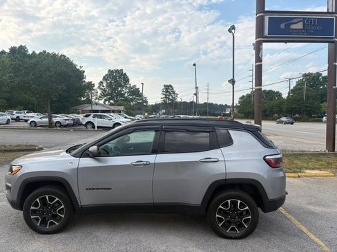 Used 2020 Jeep Compass Trailhawk AWD/4WD image 3