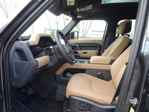 New 2026 Land Rover Defender 110 X-Dynamic SE AWD/4WD image 2
