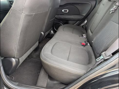Used 2016 Kia Soul + FWD image 13