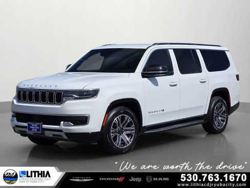 Used 2024 Jeep Wagoneer L Series II RWD image 1