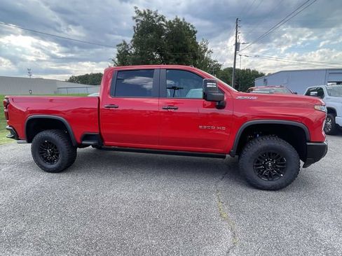 New 2026 Chevrolet Silverado 2500 ZR2 AWD/4WD image 2