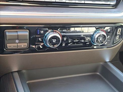 New 2026 GMC Sierra 2500 SLT w/ SLT Premium Package image 10