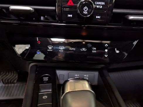 Used 2025 Nissan Kicks SR w/ SR Premium Package AWD/4WD image 22