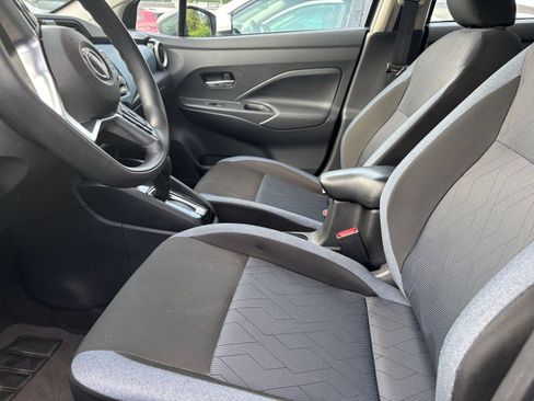 Used 2025 Nissan Versa SV FWD image 24
