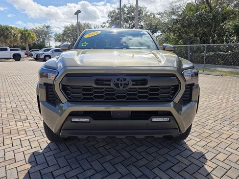 Certified 2025 Toyota Tacoma TRD Off-Road image 2