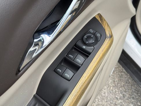 Used 2018 GMC Acadia Denali AWD/4WD image 13