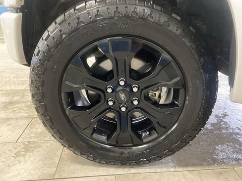 Used 2016 Ford F150 Platinum w/ Technology Package image 41