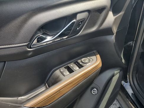 Used 2020 GMC Acadia SLE w/ Driver Convenience Package AWD/4WD image 12