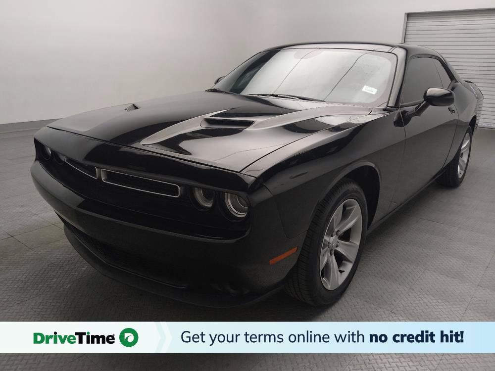 Used 2019 Dodge Challenger SXT RWD image 1