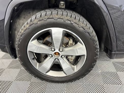Used 2016 Jeep Grand Cherokee Overland AWD/4WD image 11