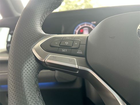 New 2026 Volkswagen Tiguan SE R-Line image 18