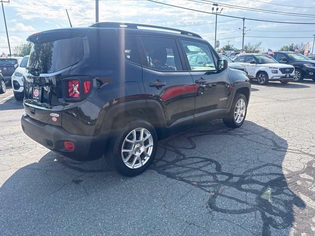 Used 2022 Jeep Renegade Latitude w/ Convenience Group AWD/4WD image 7