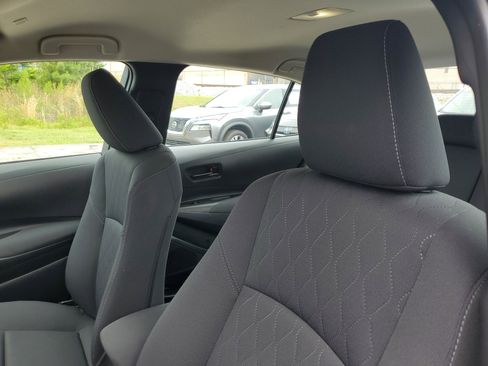 Used 2025 Toyota Corolla LE FWD image 16