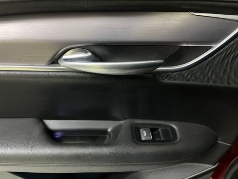 Used 2018 Cadillac XT5 Luxury image 44