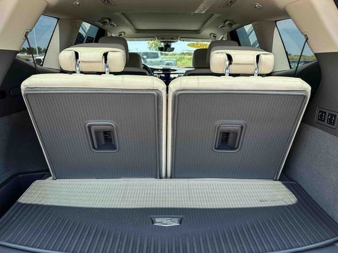 Used 2025 Cadillac XT6 Premium Luxury w/ Technology Package FWD image 22