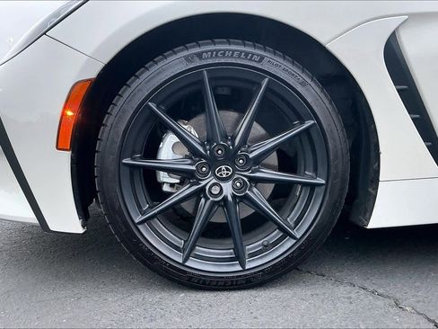 Used 2023 Toyota GR86 Premium image 12