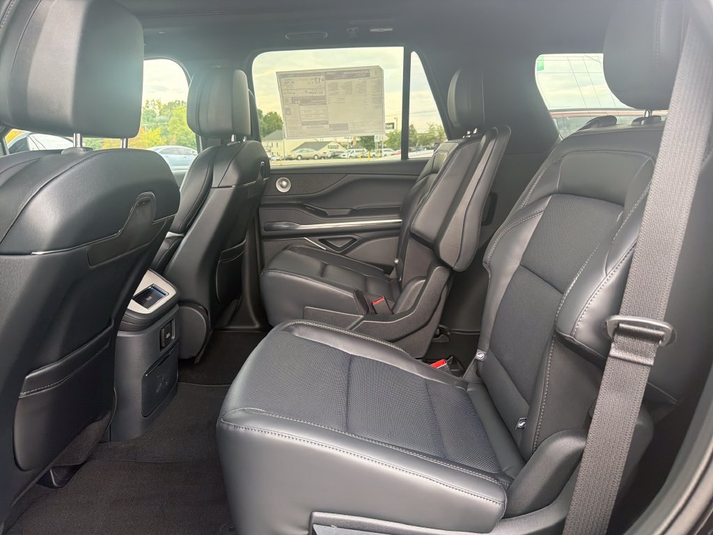 New 2027 Lincoln Navigator Reserve w/ Jet Appearance Package AWD/4WD image 14