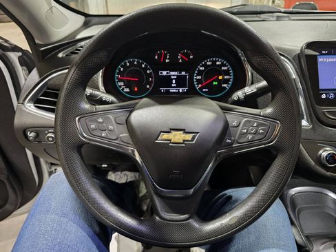 Used 2019 Chevrolet Malibu LT FWD image 38