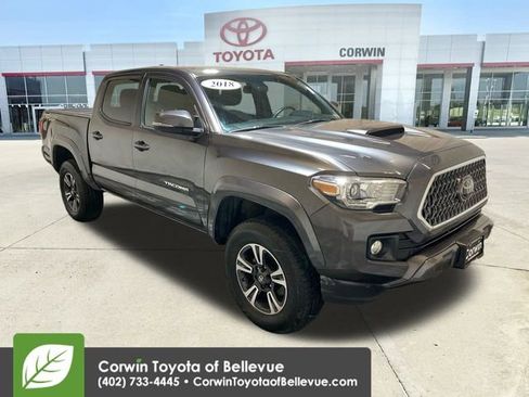 Used 2018 Toyota Tacoma TRD Sport image 1