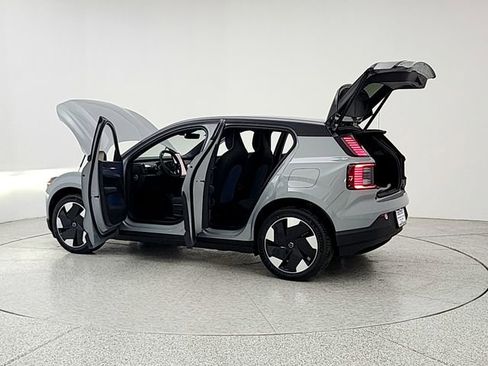 New 2026 Volvo EX30 Plus w/ Protection Package image 12