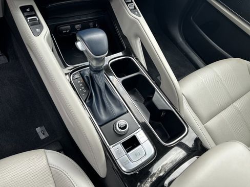 Used 2024 Kia Telluride EX w/ EX Captain's Chair Package image 37