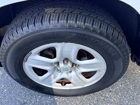 Used 2012 Toyota RAV4 4WD w/ Value Pkg image 60