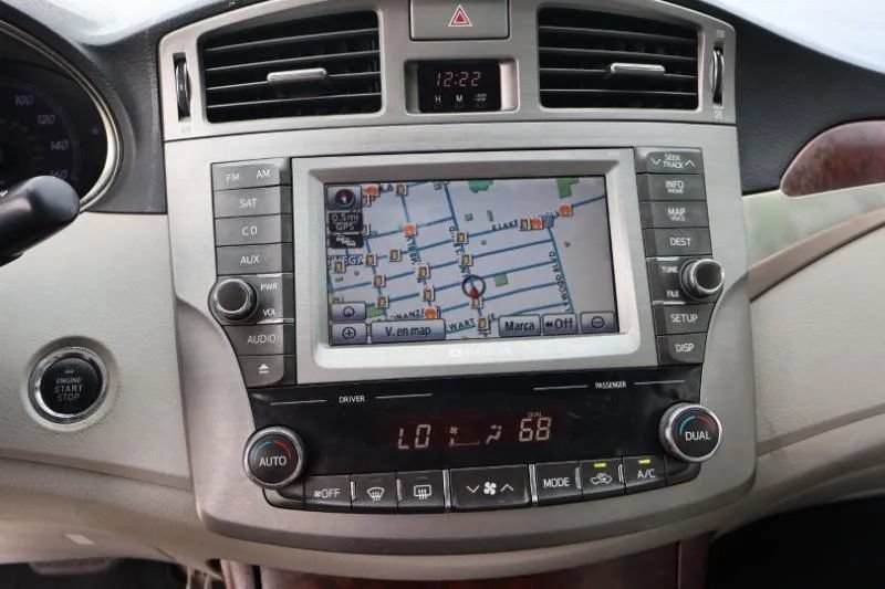 Used 2011 Toyota Avalon Limited FWD image 15