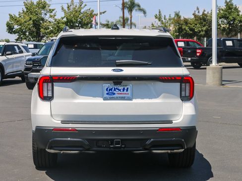 New 2026 Ford Explorer ST-Line w/ ST-Line Street Pack RWD image 8