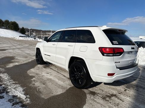 Used 2018 Jeep Grand Cherokee Altitude image 5