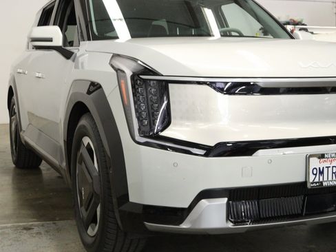 Used 2024 Kia EV9 Land AWD/4WD image 6