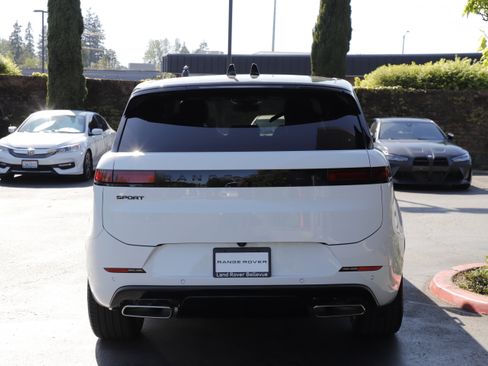 New 2026 Land Rover Range Rover Sport Dynamic SE AWD/4WD image 5