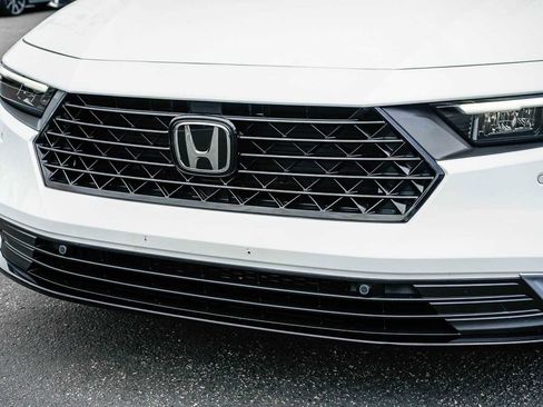 Used 2023 Honda Accord Touring image 8