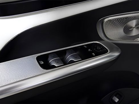 Used 2023 Mercedes-Benz GLC 300 4MATIC image 36